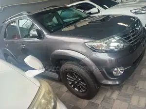 Toyota Fortuner 3.0 D Turbo AWD 2015 Gray