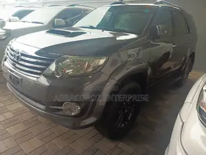 Toyota Fortuner 3.0 D Turbo AWD 2015 Gray