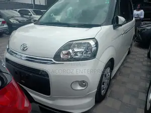 Toyota Porte 1.5 AWD 2017 White