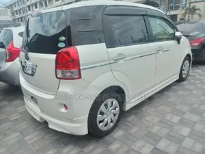 Toyota Porte 1.5 AWD 2017 White