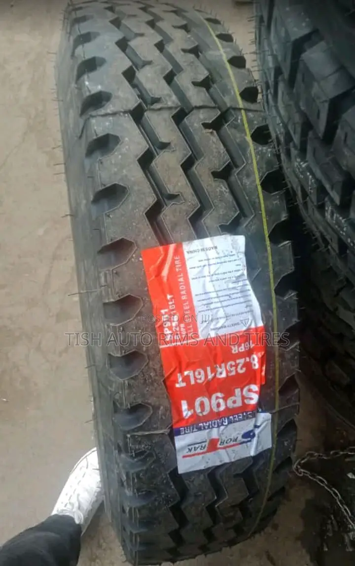 8.25 R16 Sportrark