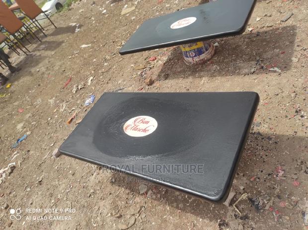 Restaurant Table - thumbnail 3