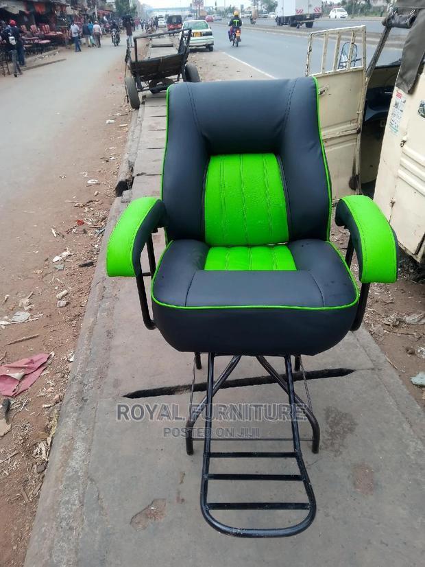 Kinyozi Chair - thumbnail 2
