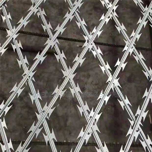 Welded Razor Wire Mesh Roll (4feet*30mtrs) - main view