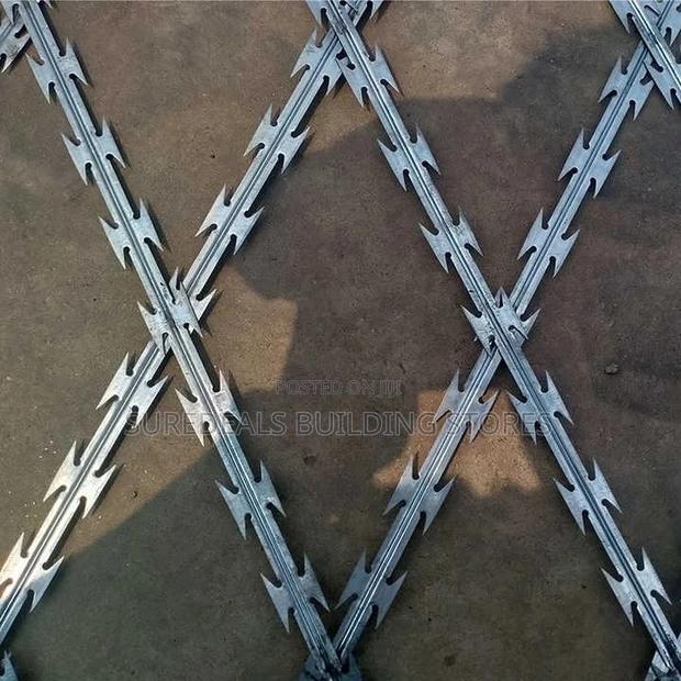 Welded Razor Wire Mesh Roll (4feet*30mtrs) - thumbnail 5