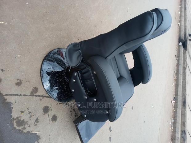 Affordable Barber Chair - thumbnail 2