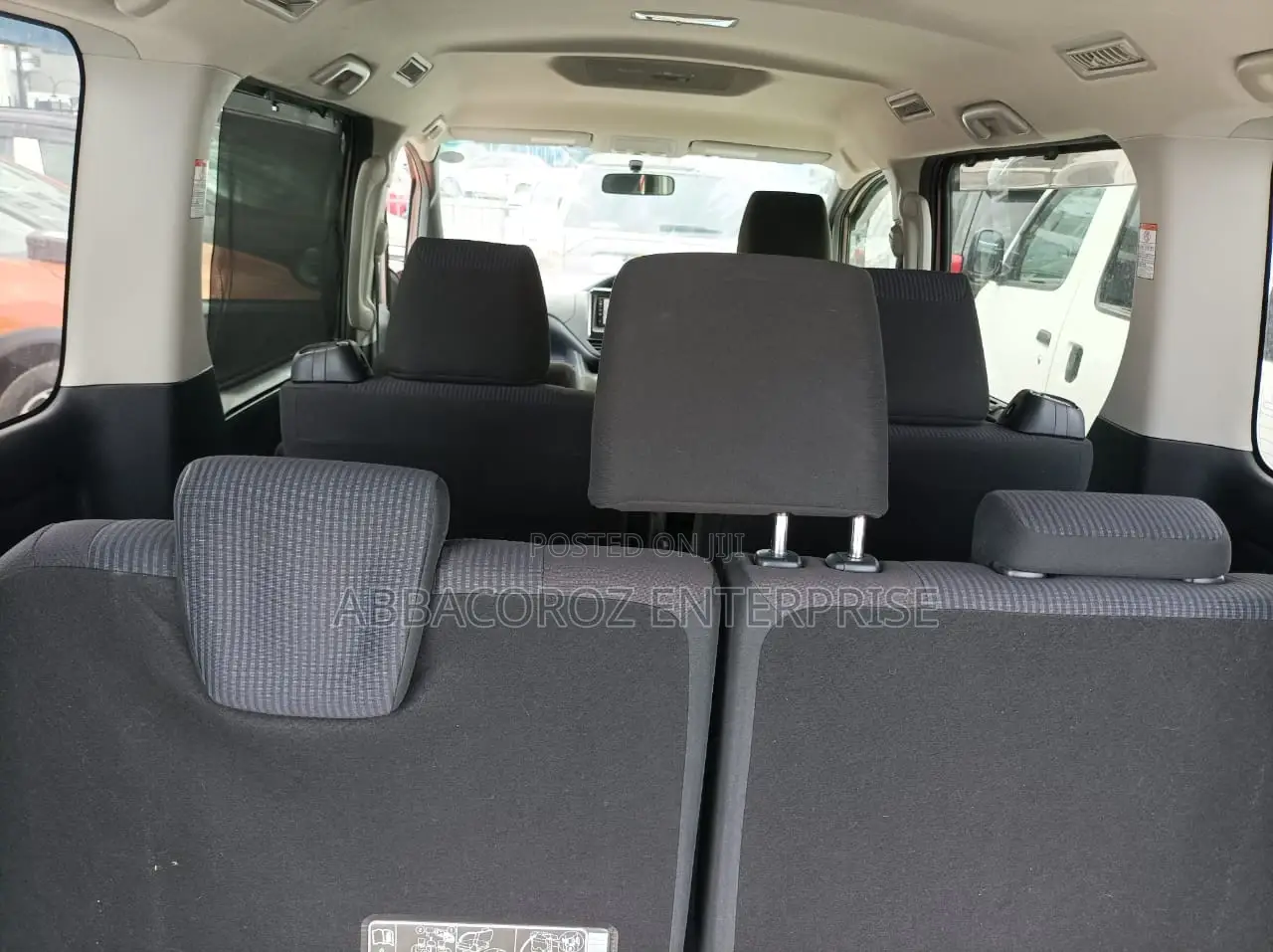 Toyota Noah 2.0 AWD (8 Seater) 2015 Brown
