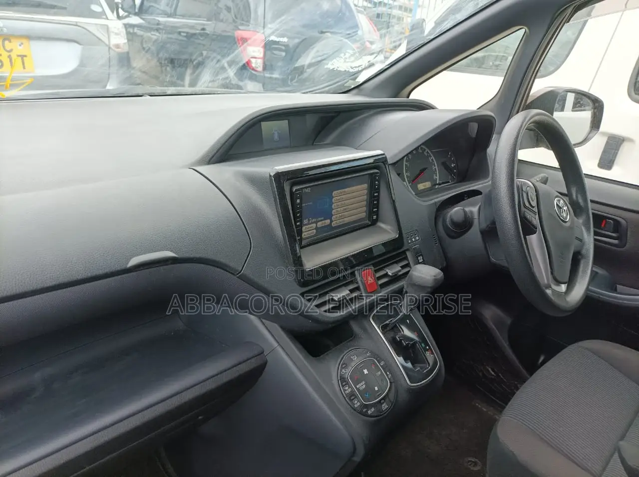 Toyota Noah 2.0 AWD (8 Seater) 2015 Brown