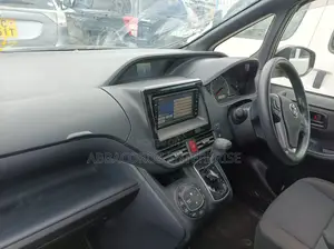 Toyota Noah 2.0 AWD (8 Seater) 2015 Brown
