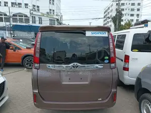 Toyota Noah 2.0 AWD (8 Seater) 2015 Brown