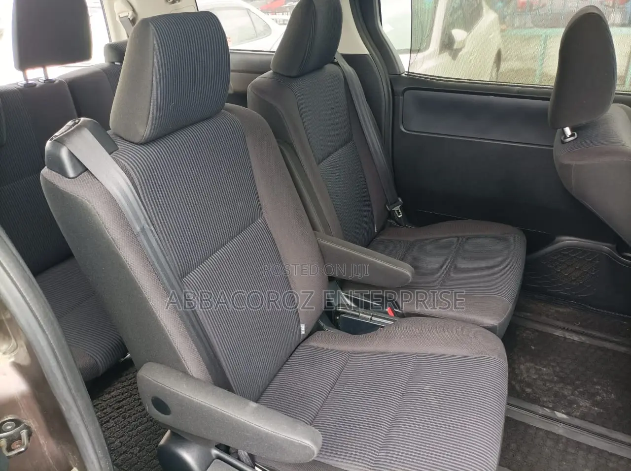 Toyota Noah 2.0 AWD (8 Seater) 2015 Brown
