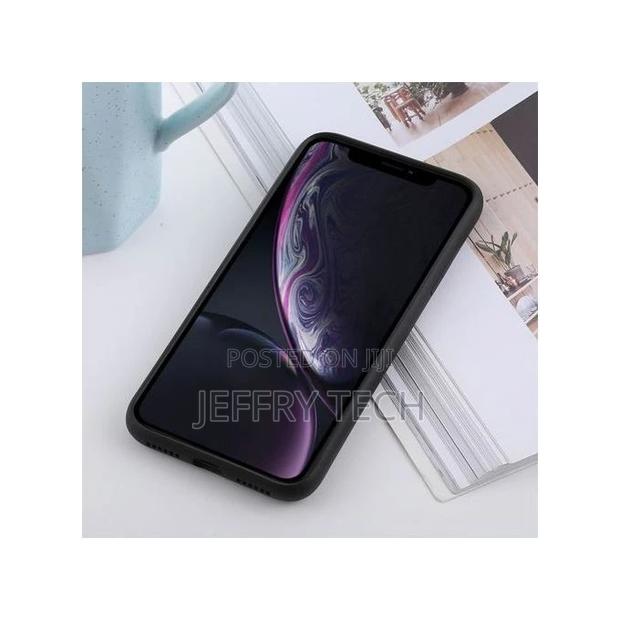 iPhone Xr Silicone Black Case - thumbnail 4