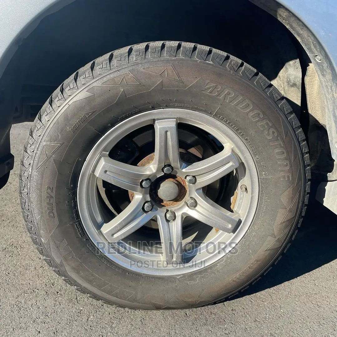 Mitsubishi Pajero Exceed 2017 Silver