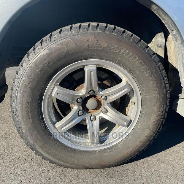 Mitsubishi Pajero Exceed 2017 Silver - thumbnail 3