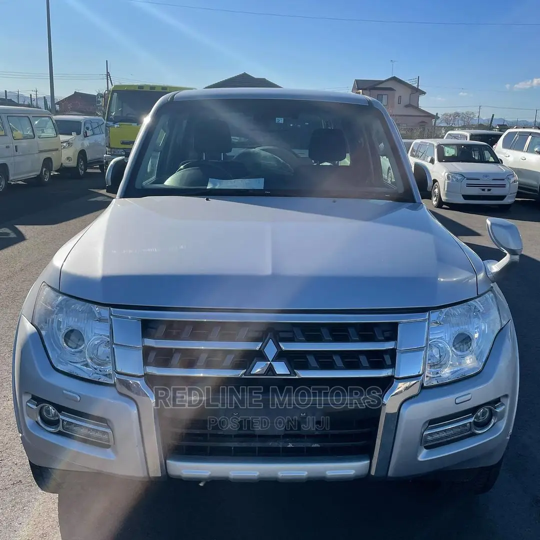 Mitsubishi Pajero Exceed 2017 Silver
