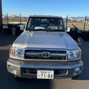 Toyota Land Cruiser 4.0 V6 EXR 2017 Silver