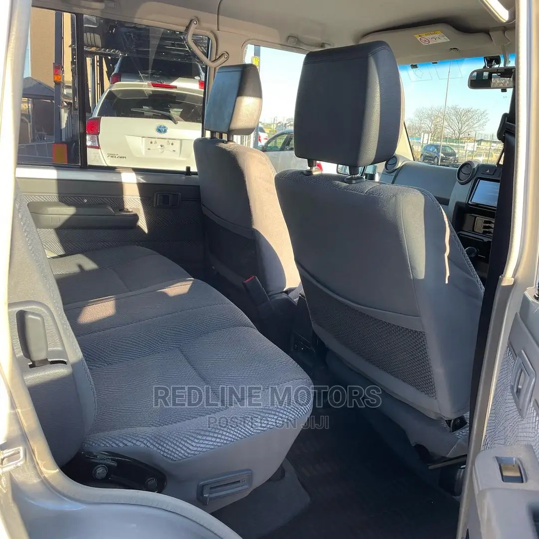 Toyota Land Cruiser 4.0 V6 EXR 2017 Silver