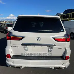 Lexus LX 570 AWD 2016 White