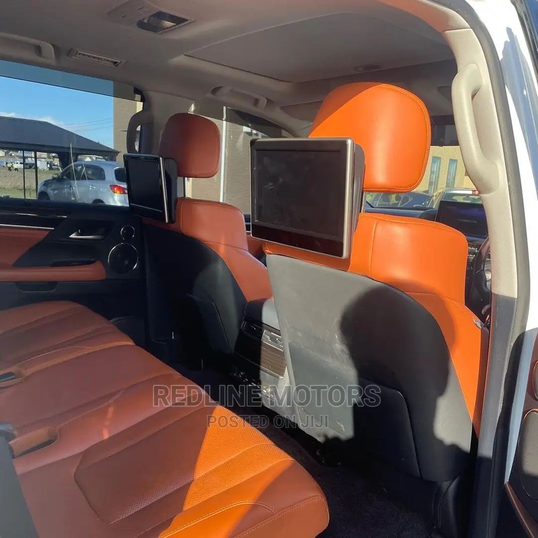 Lexus LX 570 AWD 2016 White