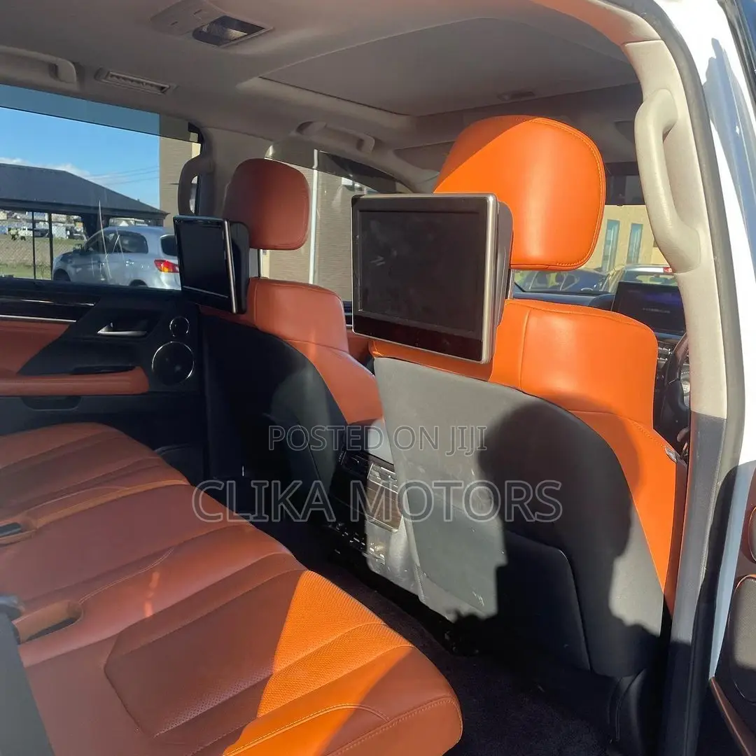 Lexus LX 570 AWD 2016 White