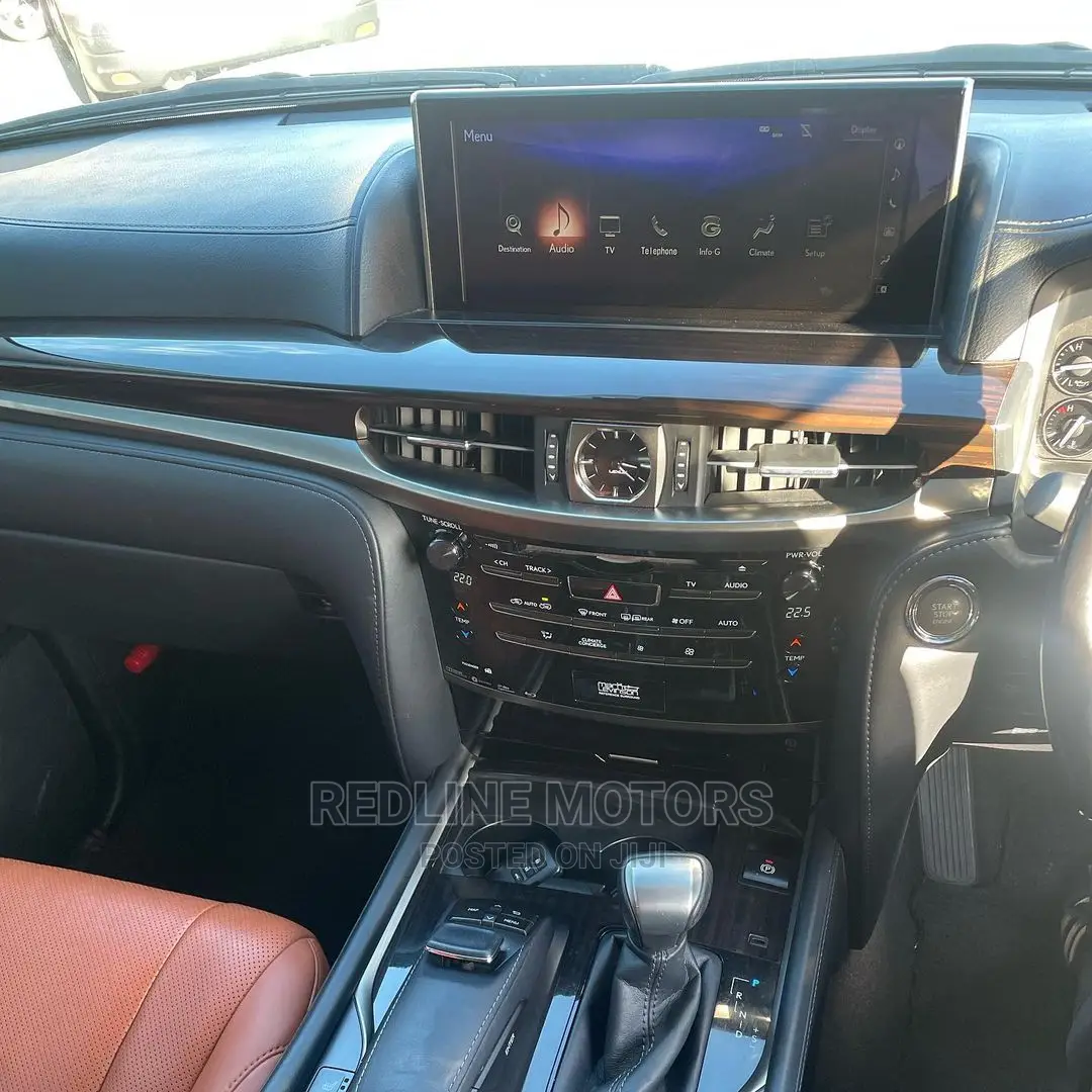 Lexus LX 570 AWD 2016 White