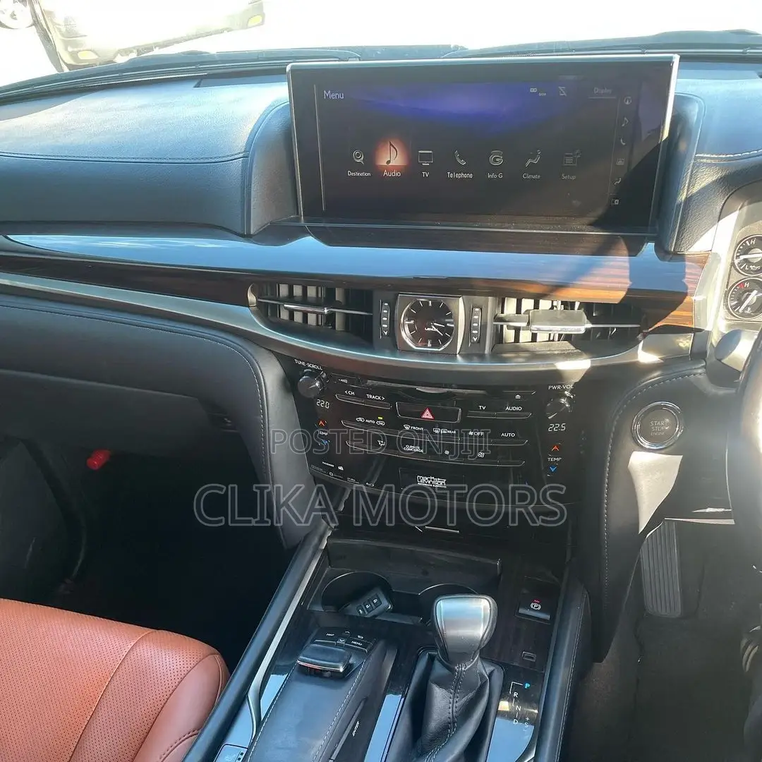 Lexus LX 570 AWD 2016 White