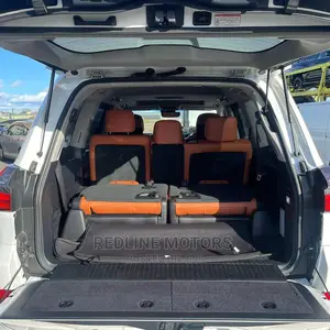 Lexus LX 570 AWD 2016 White