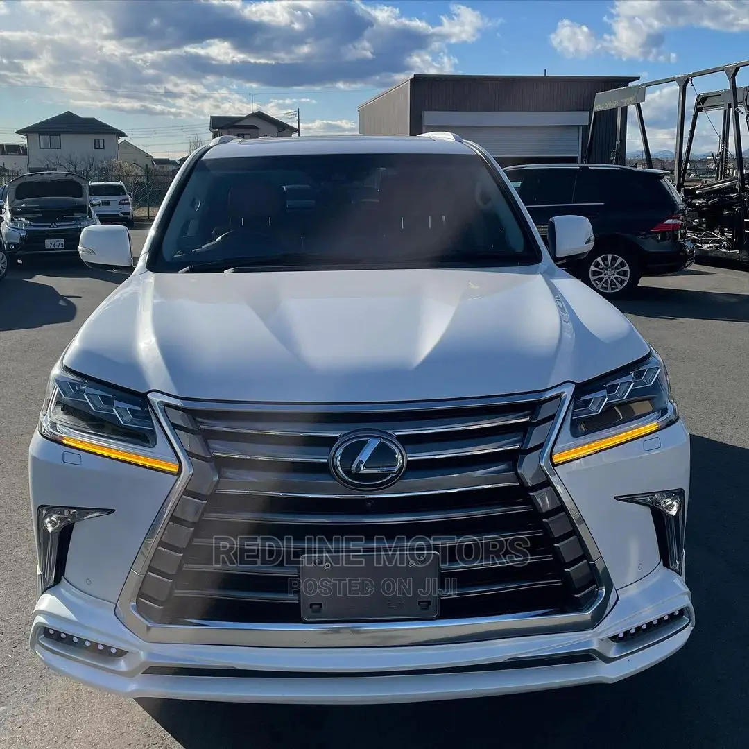 Lexus LX 570 AWD 2016 White