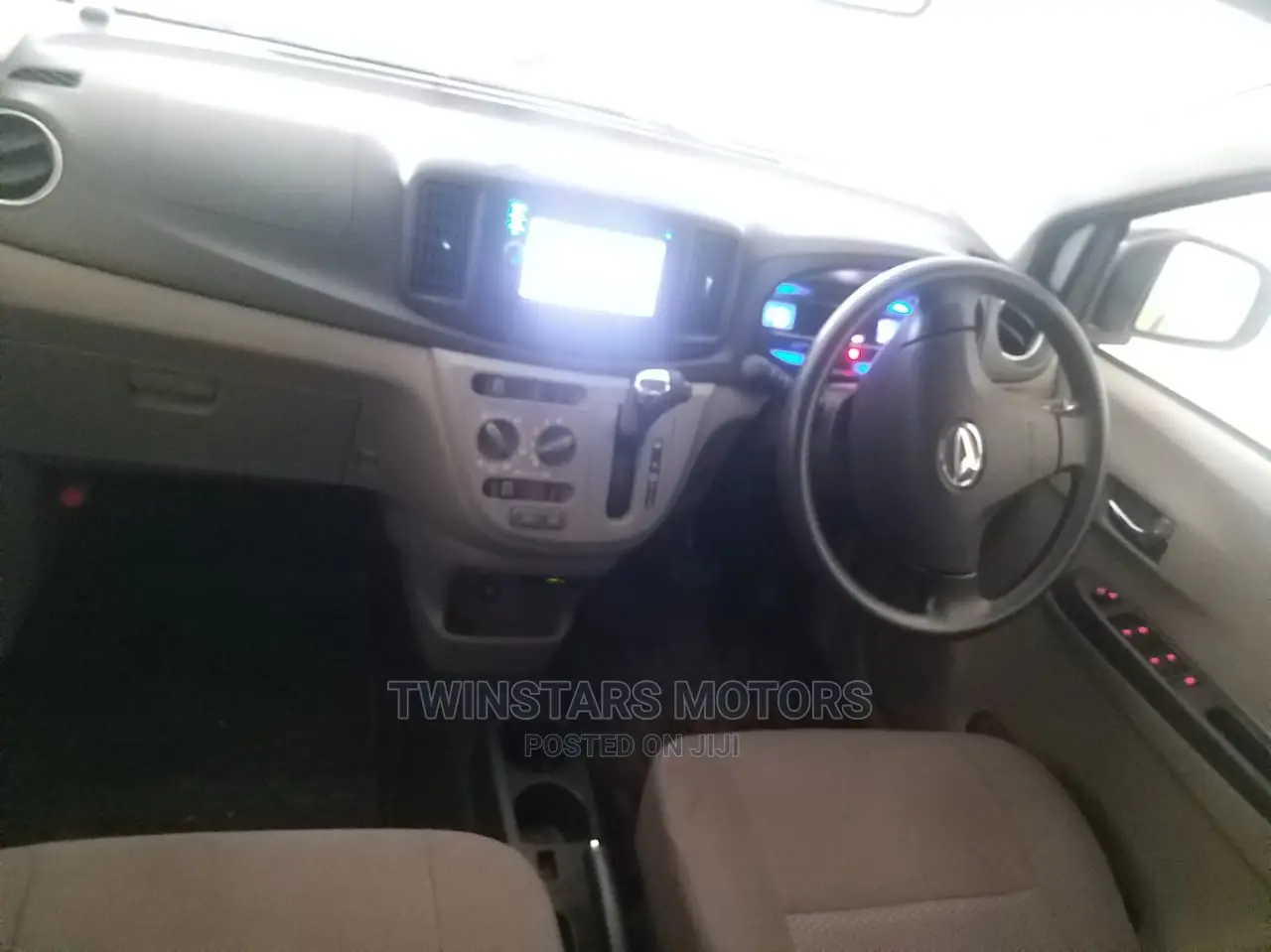Daihatsu Mira 2015 Silver