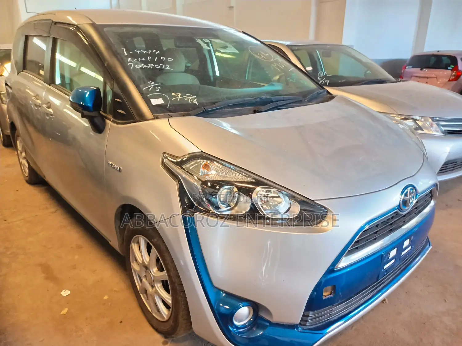Toyota Sienta 1.5 Hybrid FWD (6-Seater) 2015 Silver