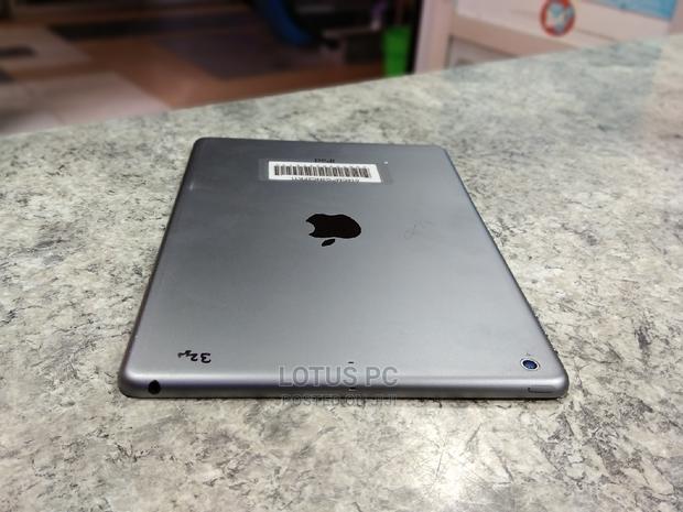 Apple iPad Air 32 GB Gray - thumbnail 2
