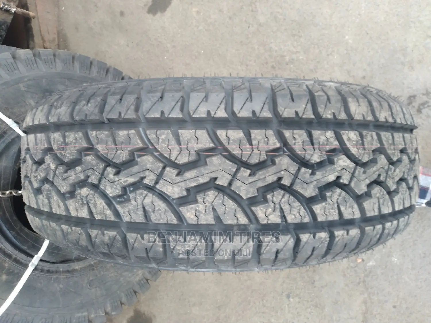 Adventuro Tires Sizes 265/65r17 A/T Made in Indonesia.