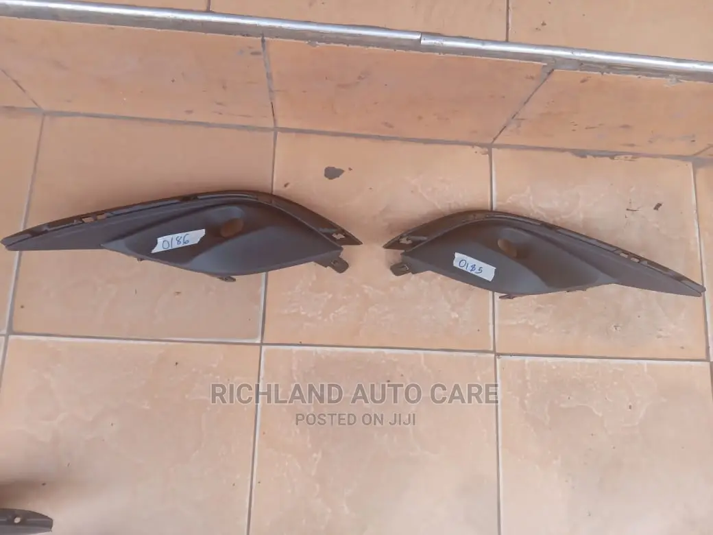Fogcovers Mazda Axela 2017