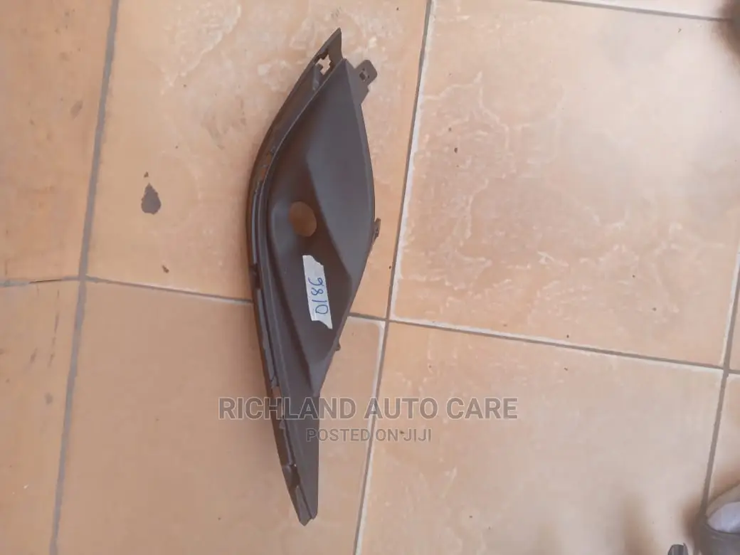 Fogcovers Mazda Axela 2017