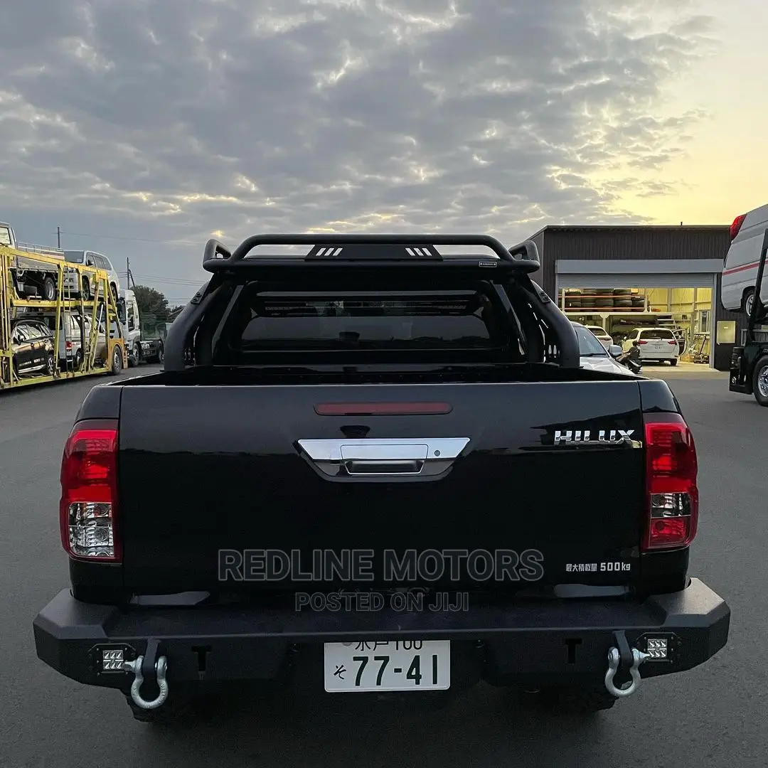 Toyota Hilux TRD Black 4x4 2017 Black