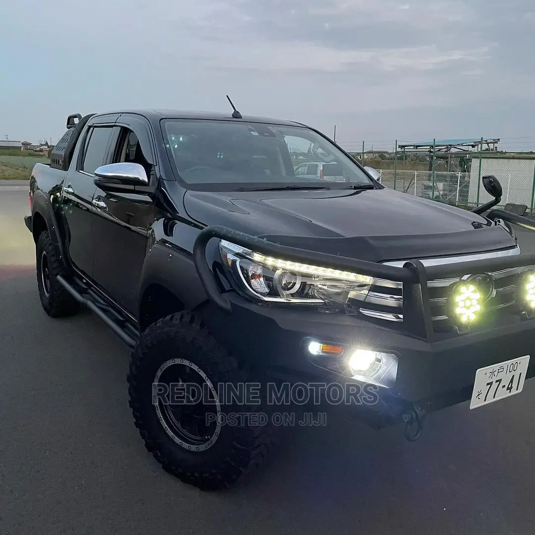 Toyota Hilux TRD Black 4x4 2017 Black