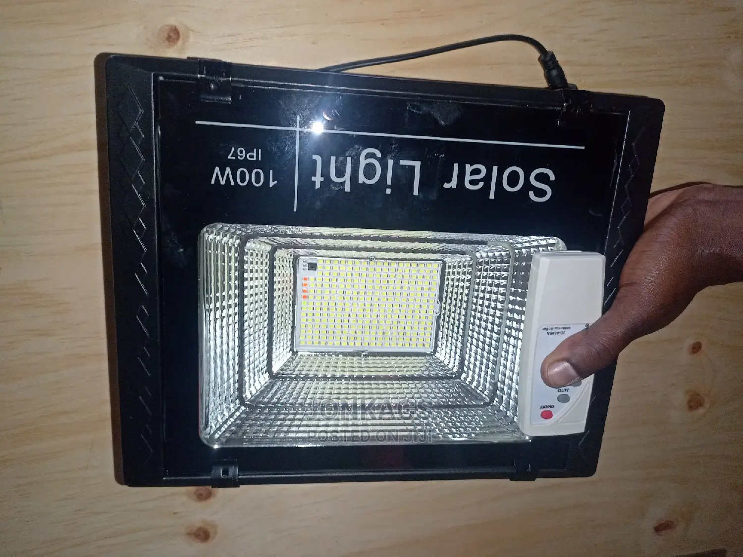 100 Watts Solar Flood Light