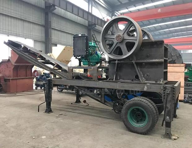 Small Portable Jaw Crusher for Mining, Concrete, Recycling - main view
