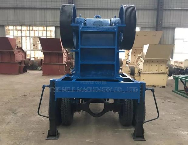 Powerful Impact Small Jaw Crushers With Uniform Speed - main view