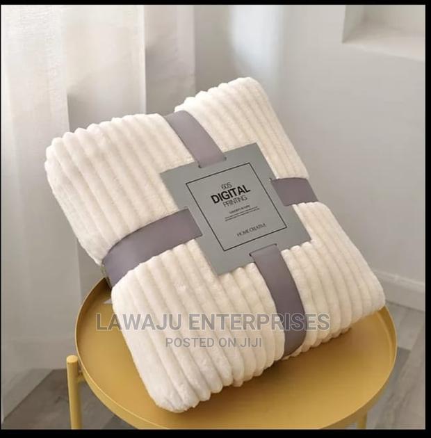 Quality Cozy Warm Plaid Throw Blankets - thumbnail 4