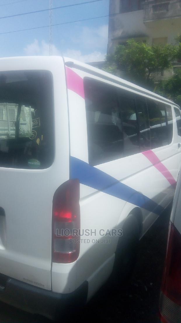 New Toyota HiAce 2013 White - thumbnail 3