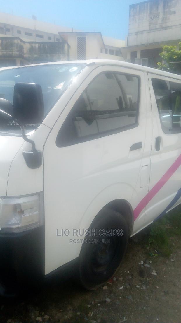 New Toyota HiAce 2013 White - thumbnail 2