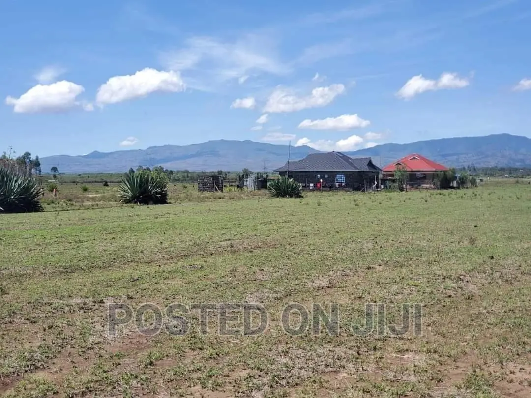 1/8 Acre Serviced Plots in Kamulu.^CN