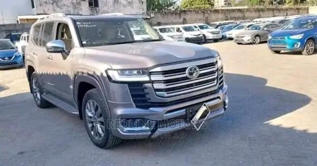 Toyota Land Cruiser Prado 2022 Gray