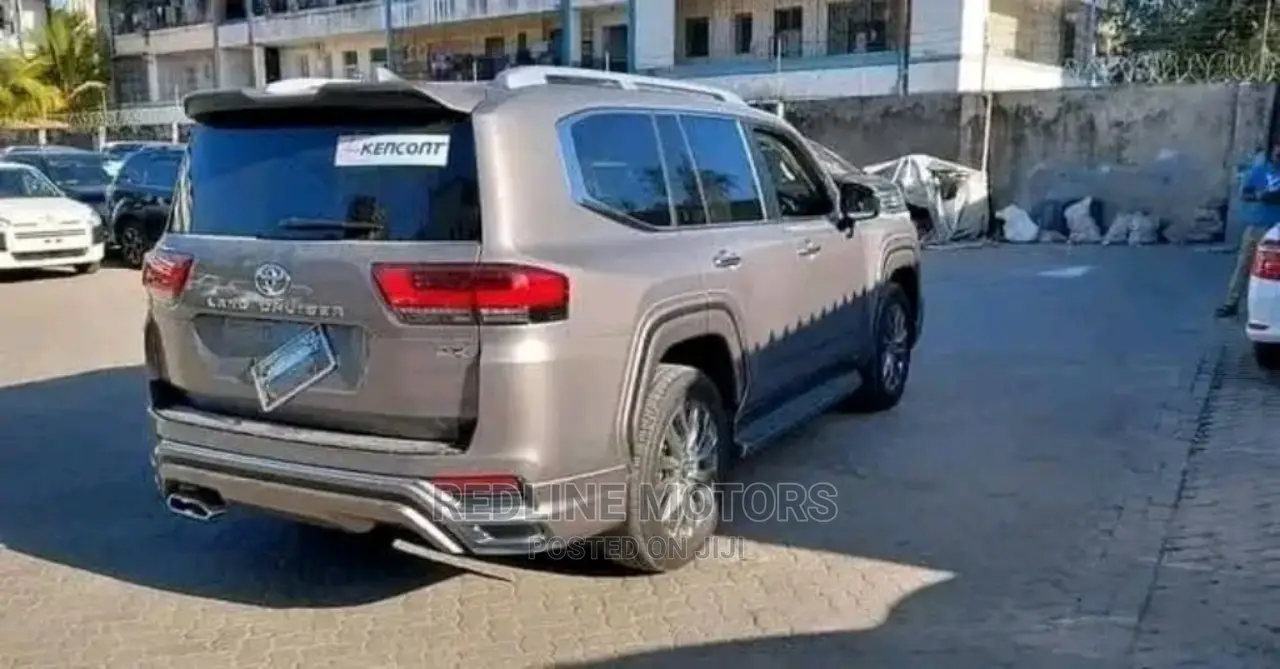 Toyota Land Cruiser Prado 2022 Gray