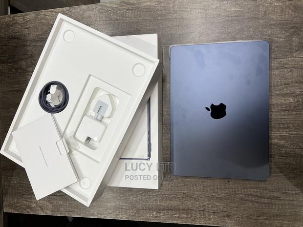 Laptop Apple MacBook Air 2022 M2 8GB Intel Core I7 SSD 256GB - main view