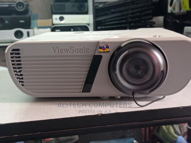 Short Throw Projector - thumbnail 5