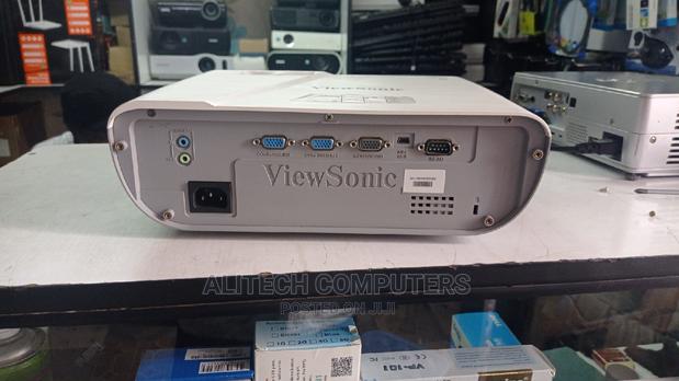 Short Throw Projector - thumbnail 7