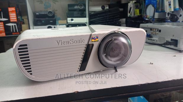 Short Throw Projector - thumbnail 6