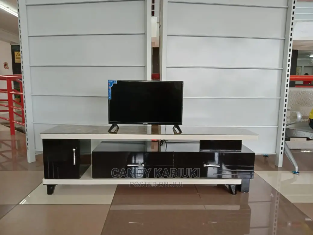 Extendable TV Stand